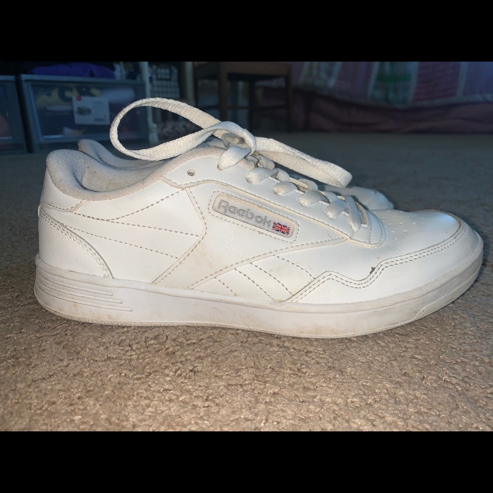 Reebok Classics WOMANS SIZE 8 lightly worn